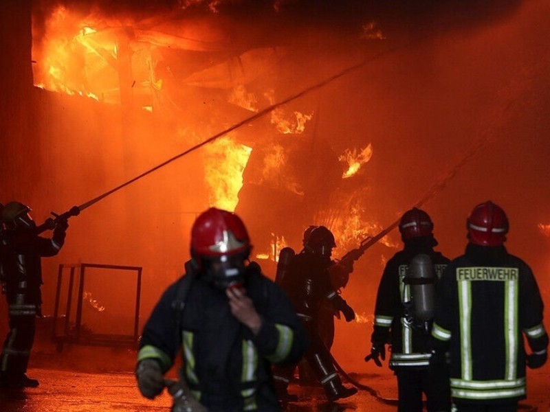 آتش‌نشانان ایلام ۲۰ دانشجو را نجات دادند