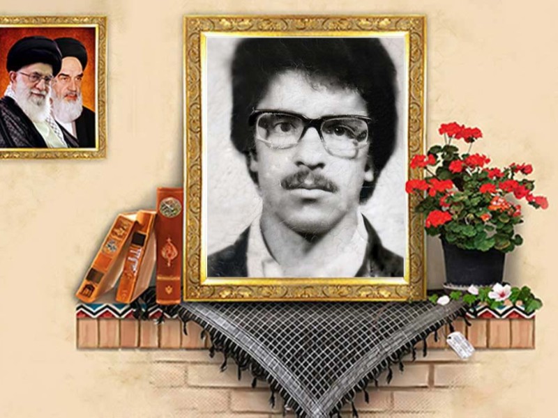 لحظه‌ای از اسلام، امام و انقلاب جدا نشوید